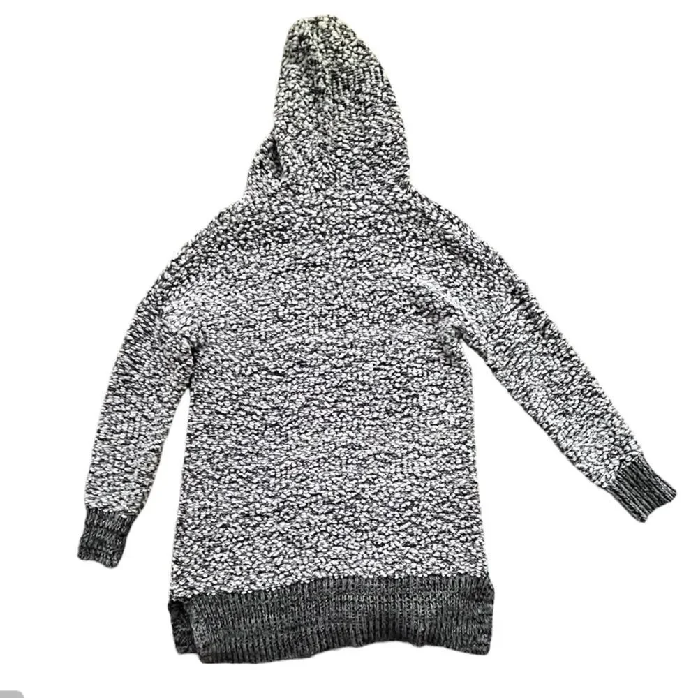 Marleylilly black and white hooded sweater